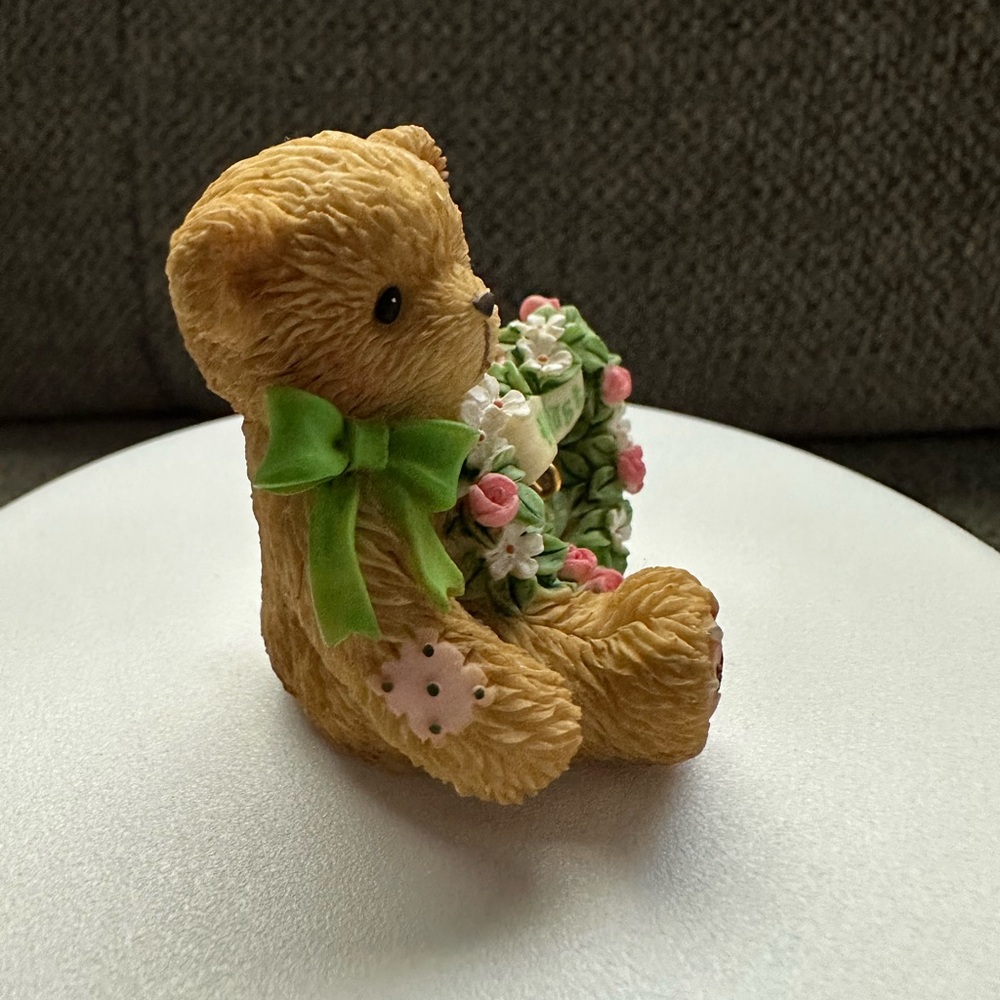 🧸 Cherished Teddies AUGUST Adorable Teddy Bear Figurine with Floral Heart Wreath - Picture 5 of 6